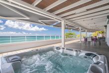Villa luxe Martinique - Jacuzzi et terrasse